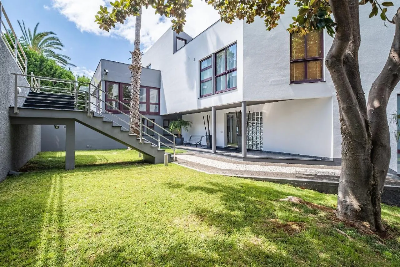 Ample Villa With Pool And Gorgeous Ocean View Funchal  Funchal (Madeira)