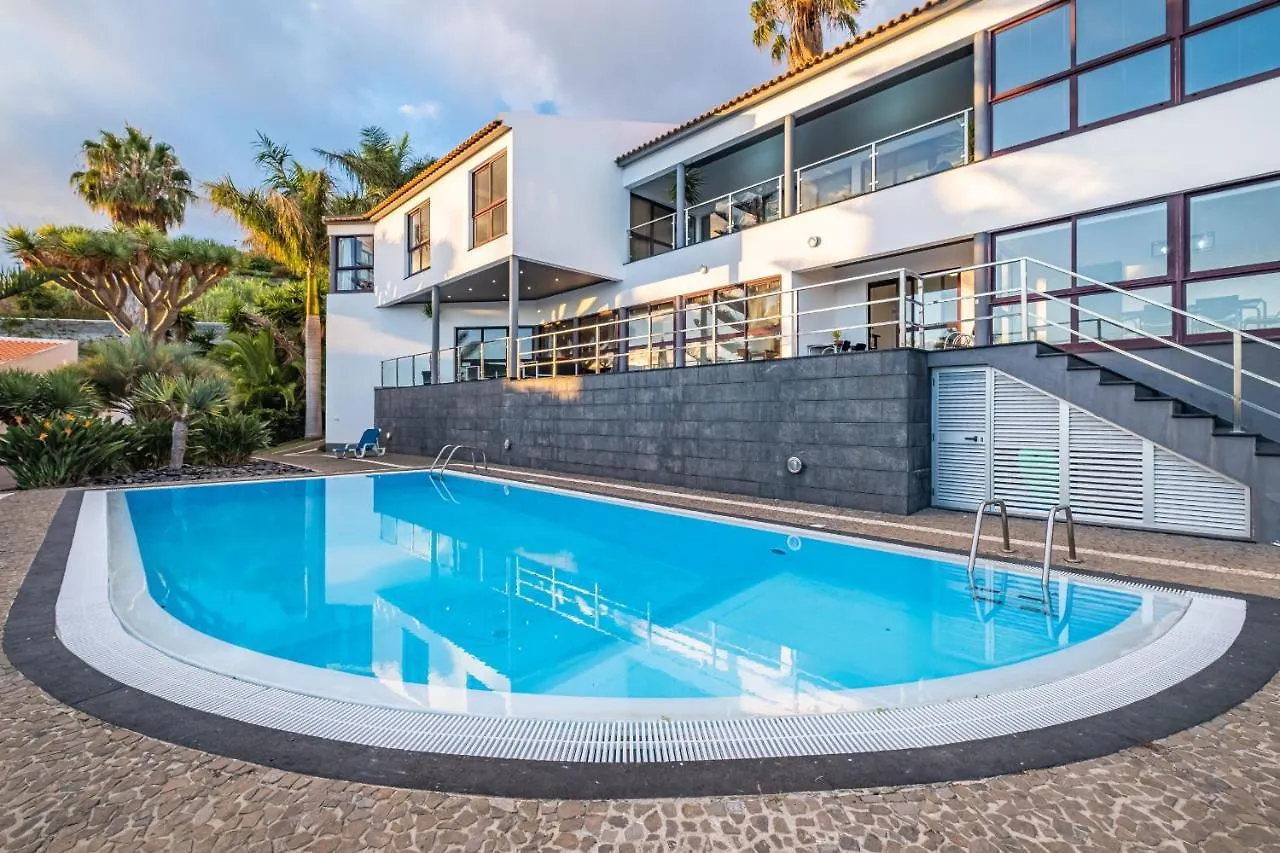 Ample Villa With Pool And Gorgeous Ocean View Funchal  Funchal (Madeira)